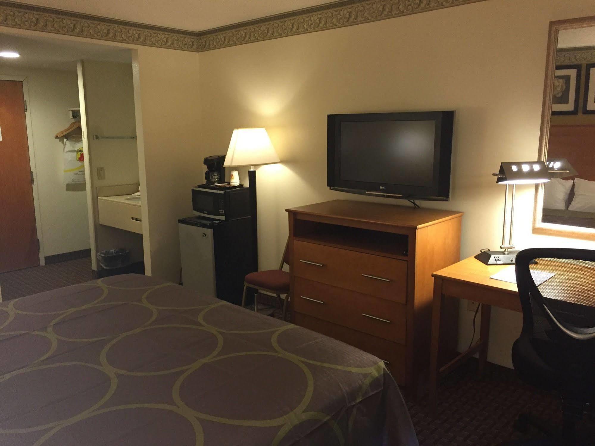ซูเปอร์ 8 บาย วินด์แฮม แอลเลนทาวน์ Motel อัลเลนทาวน์ ภายนอก รูปภาพ