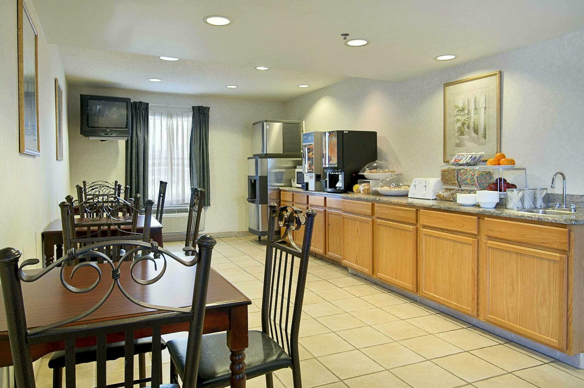 ซูเปอร์ 8 บาย วินด์แฮม แอลเลนทาวน์ Motel อัลเลนทาวน์ ภายนอก รูปภาพ